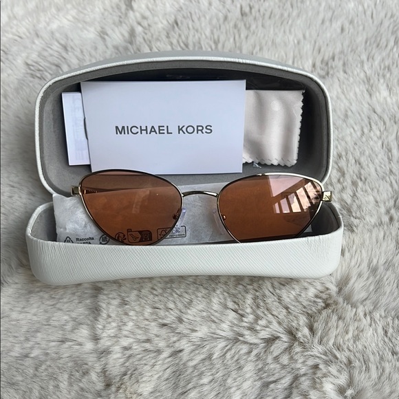 Michael Kors Brown Aviator Sunglasses with Gradient Lenses - Picture 1 of 2